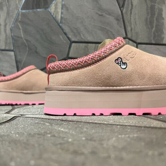 New in Box Women's UGG Tazz Love '25 Valentine's Day Slides - Picture 3 of 9